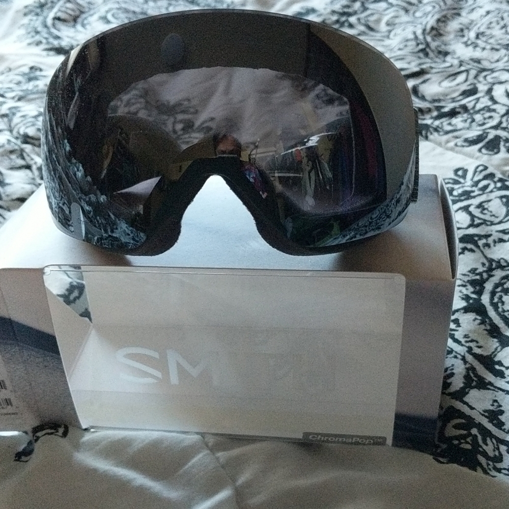 Smith skyline chromapop ski/snowboarding googles